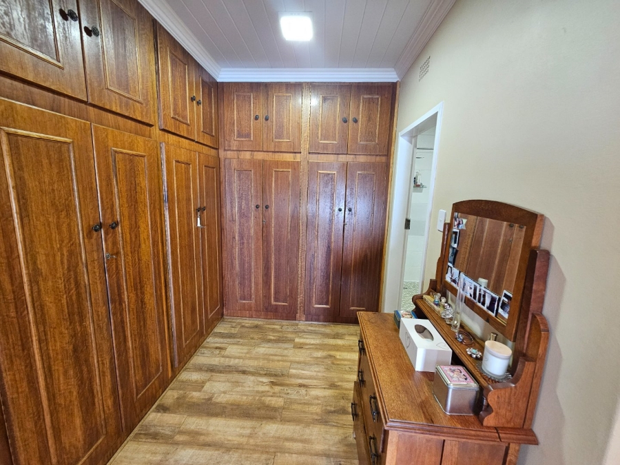 5 Bedroom Property for Sale in Panorama Free State